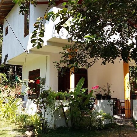 Happy Spring Guest Bed and Breakfast Mirissa Εξωτερικό φωτογραφία
