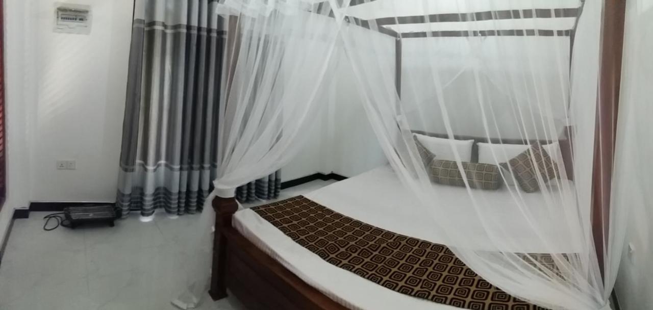 Happy Spring Guest Bed and Breakfast Mirissa Εξωτερικό φωτογραφία