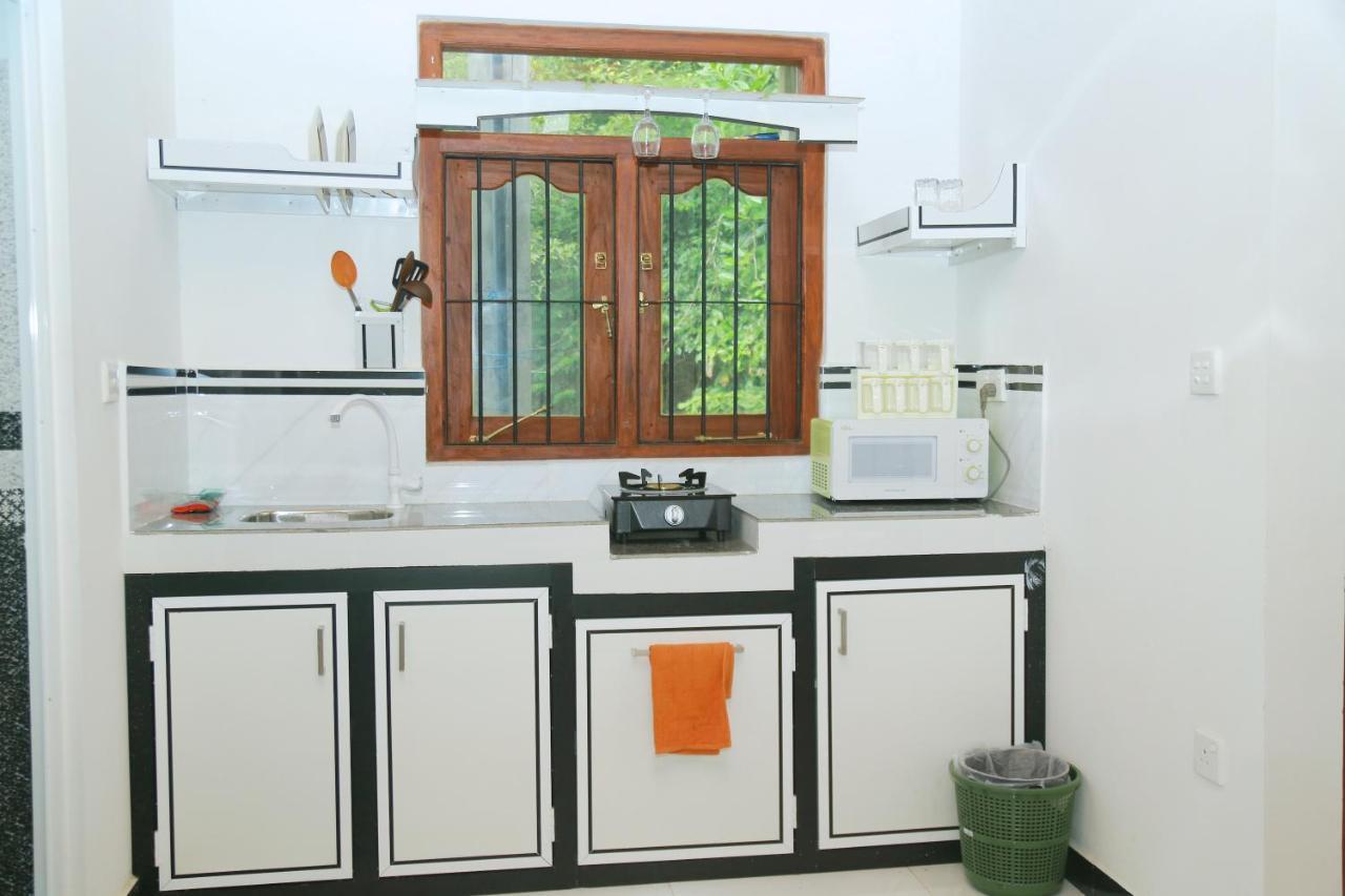 Happy Spring Guest Bed and Breakfast Mirissa Εξωτερικό φωτογραφία