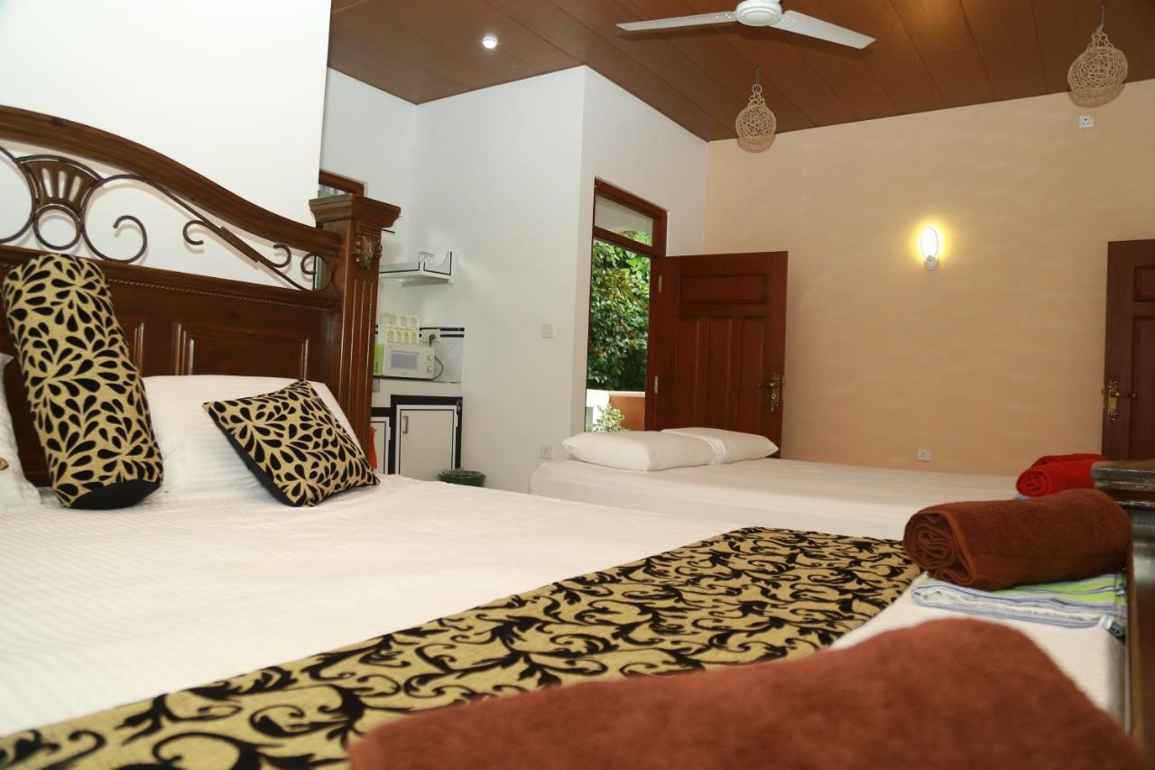 Happy Spring Guest Bed and Breakfast Mirissa Εξωτερικό φωτογραφία